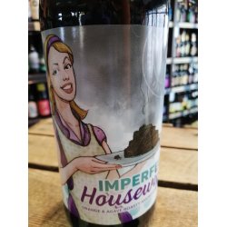 Brokreacja Imperfect Housewife